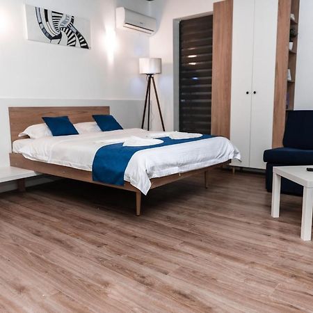 Puzzle Apartaments&Studios Craiova Exteriör bild