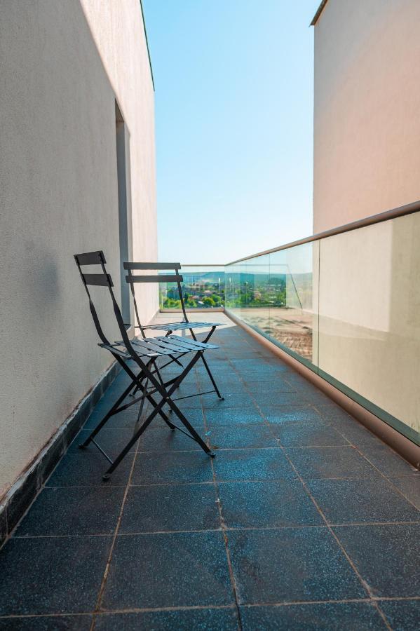 Puzzle Apartaments&Studios Craiova Exteriör bild