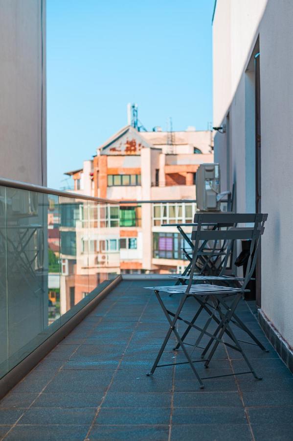 Puzzle Apartaments&Studios Craiova Exteriör bild